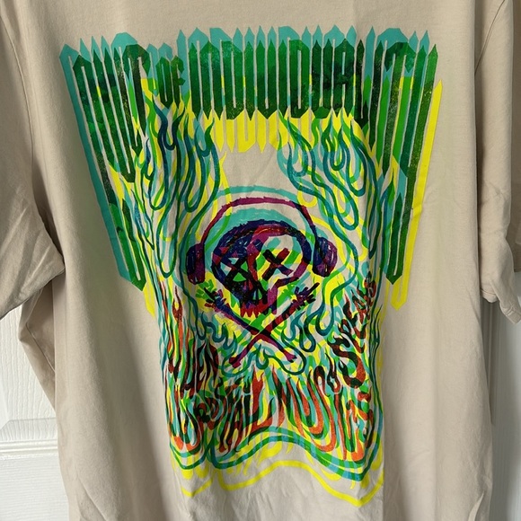 Men’s tan tshirt - Picture 3 of 7